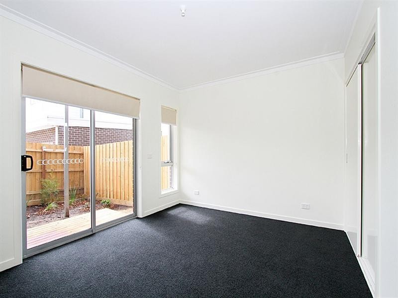 8 Jarrah Place, Craigieburn VIC 3064