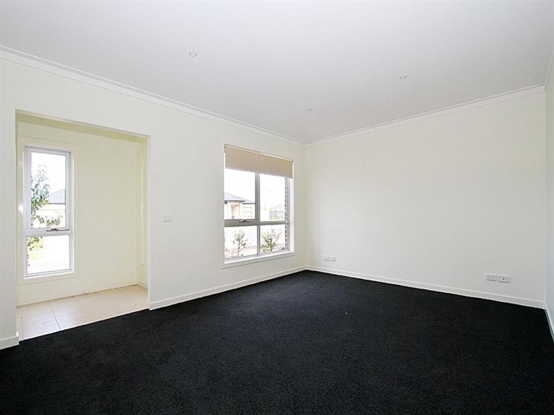8 Jarrah Place, Craigieburn VIC 3064