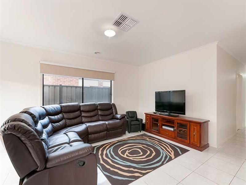 26 Moor Park Drive, Craigieburn VIC 3064