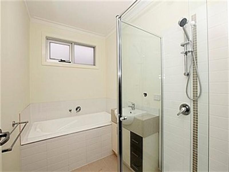 4 Jarrah Place, Craigieburn VIC 3064