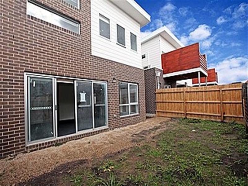4 Jarrah Place, Craigieburn VIC 3064