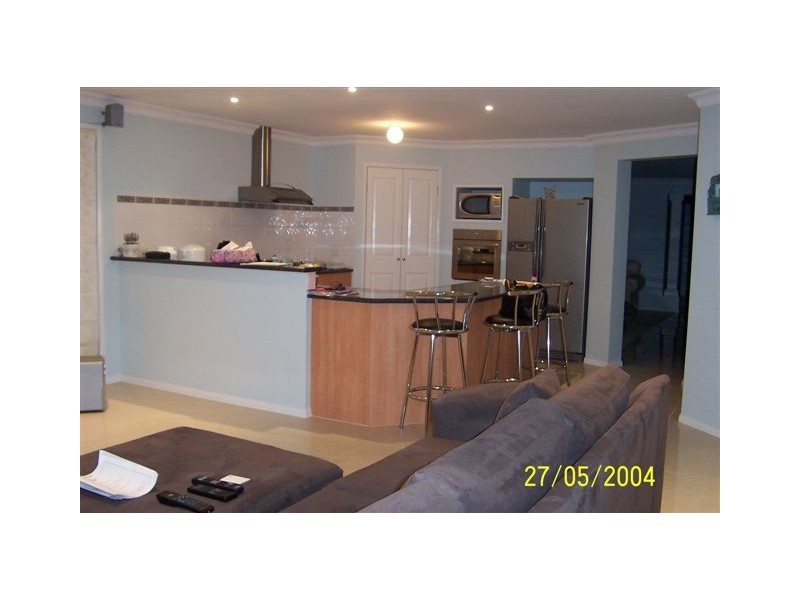 8 Ebro Court, Roxburgh Park VIC 3064