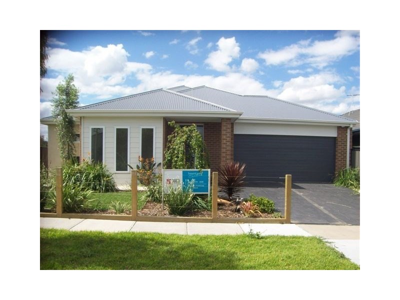 3 Nottingham Close, Craigieburn VIC 3064