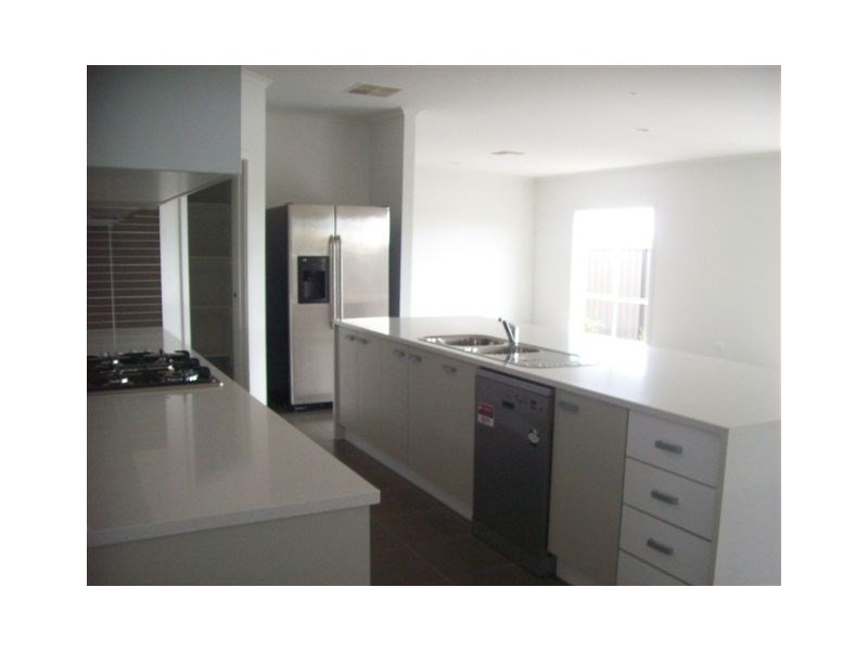 3 Nottingham Close, Craigieburn VIC 3064