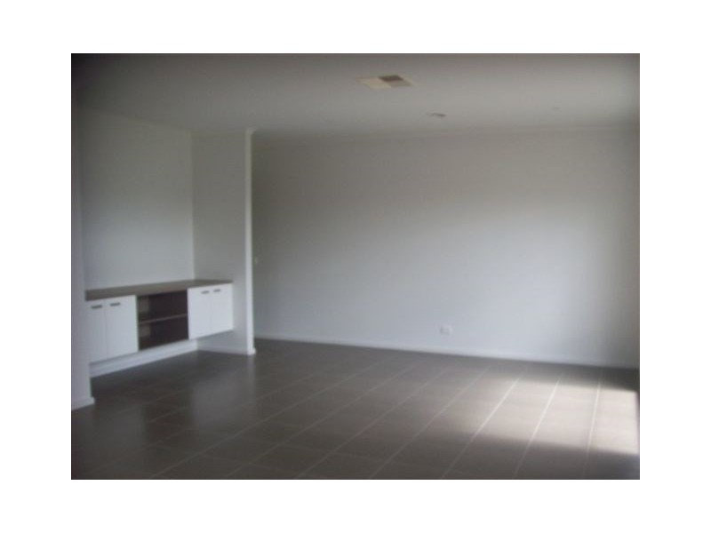 3 Nottingham Close, Craigieburn VIC 3064
