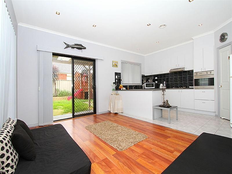 5 Woodbine Close, Craigieburn VIC 3064