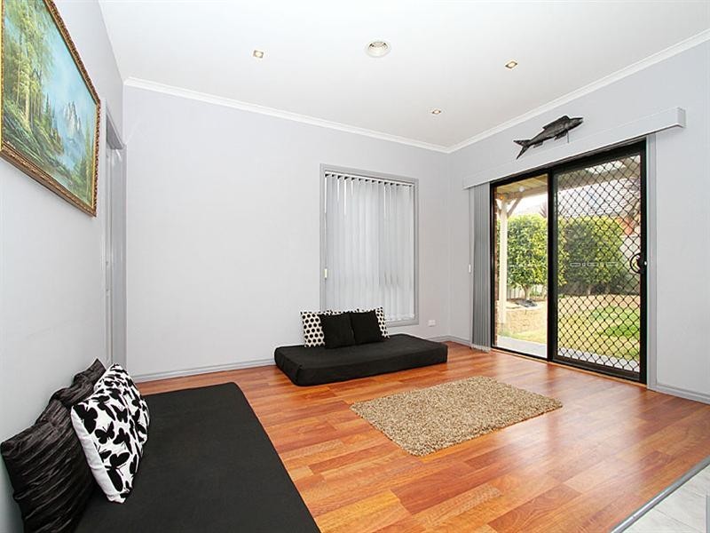 5 Woodbine Close, Craigieburn VIC 3064