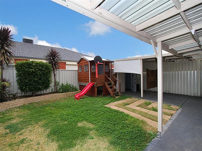 5 Woodbine Close, Craigieburn VIC 3064