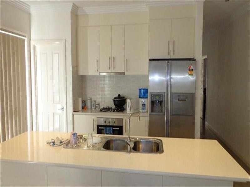 8 Hartow Street, Craigieburn VIC 3064