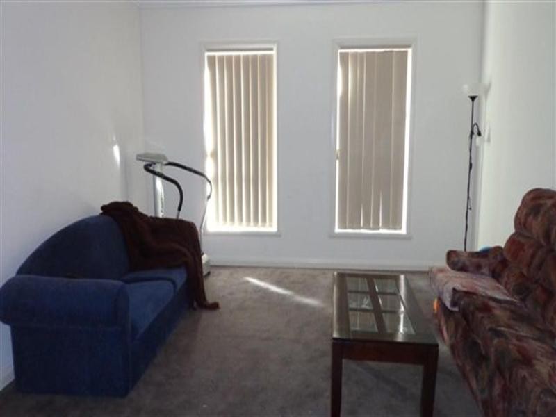 8 Hartow Street, Craigieburn VIC 3064