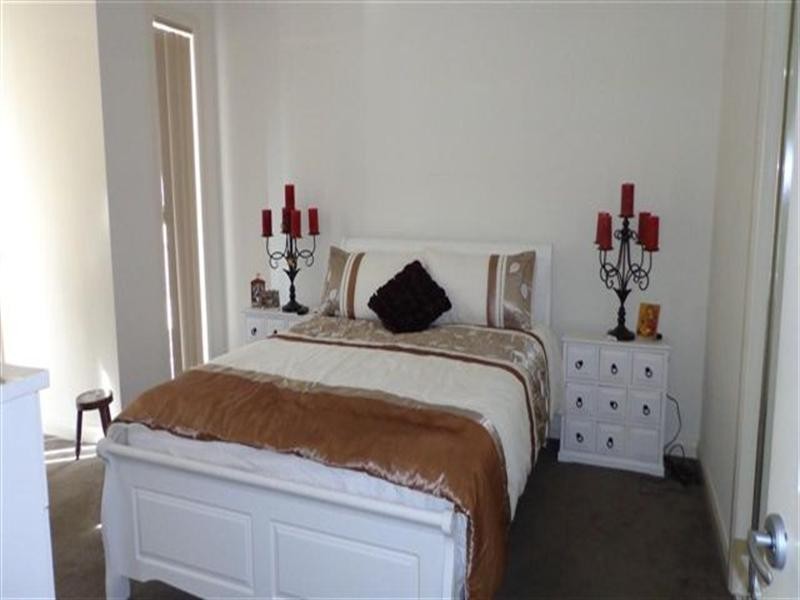 8 Hartow Street, Craigieburn VIC 3064