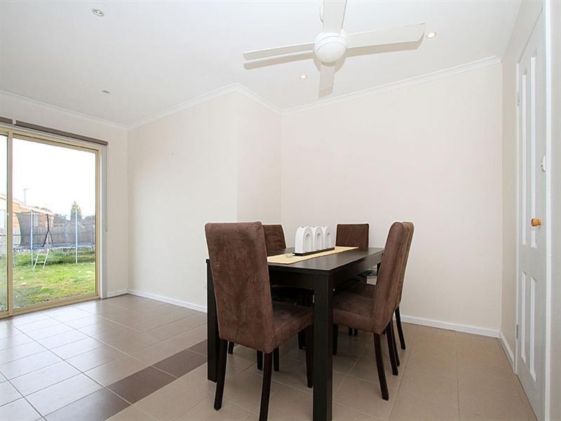 77 Wattleglen Street, Craigieburn VIC 3064