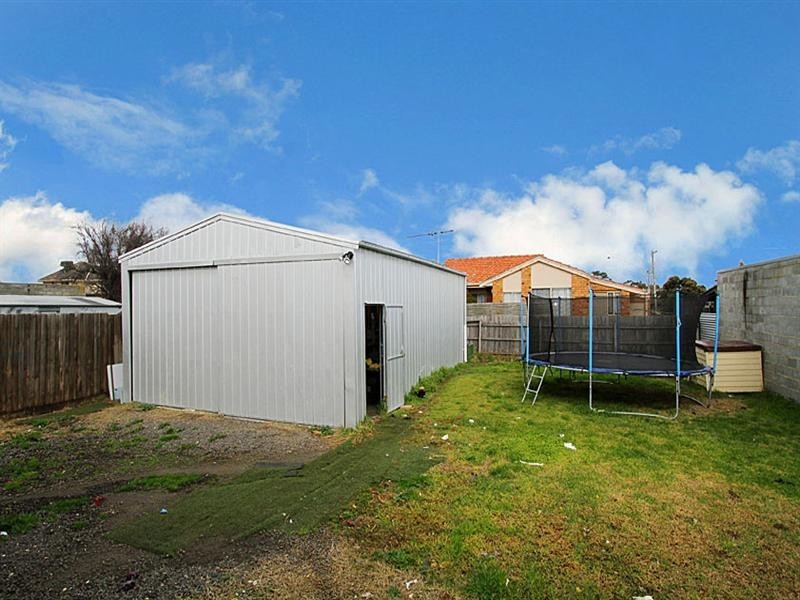 77 Wattleglen Street, Craigieburn VIC 3064