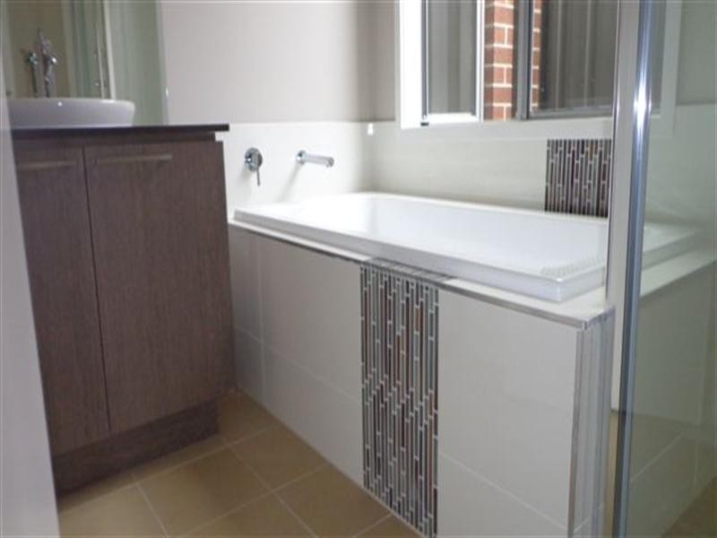 20 Rainham Avenue, Craigieburn VIC 3064