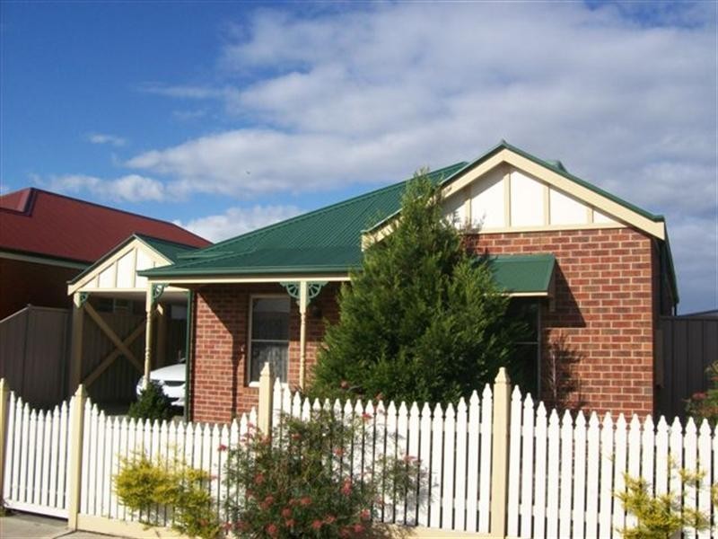 5 Yass Lane, Craigieburn VIC 3064