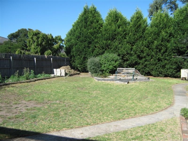 10 Rayfield Street, Craigieburn VIC 3064