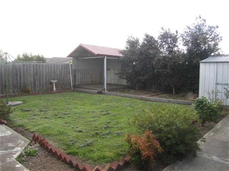 6 Hemsworth Court, Roxburgh Park VIC 3064
