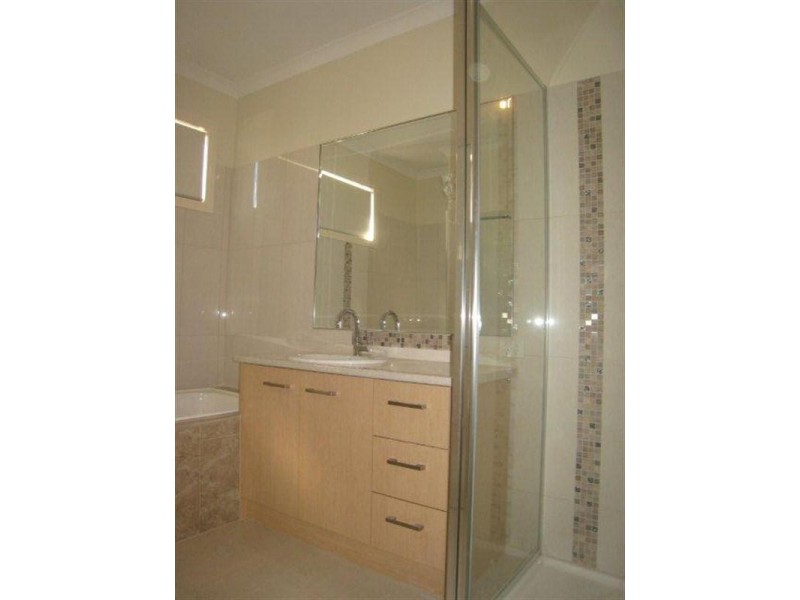 3 Driver Close, Craigieburn VIC 3064