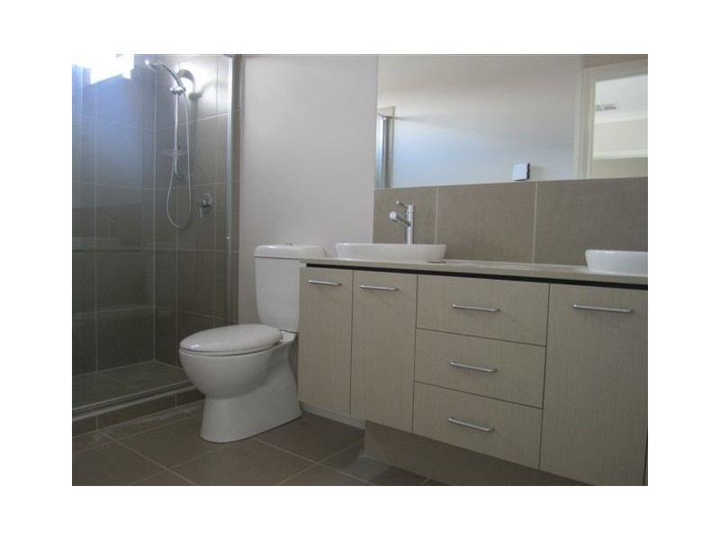 8 Scotney Road, Craigieburn VIC 3064