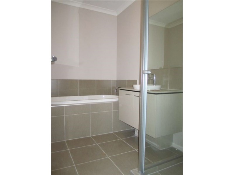 8 Scotney Road, Craigieburn VIC 3064