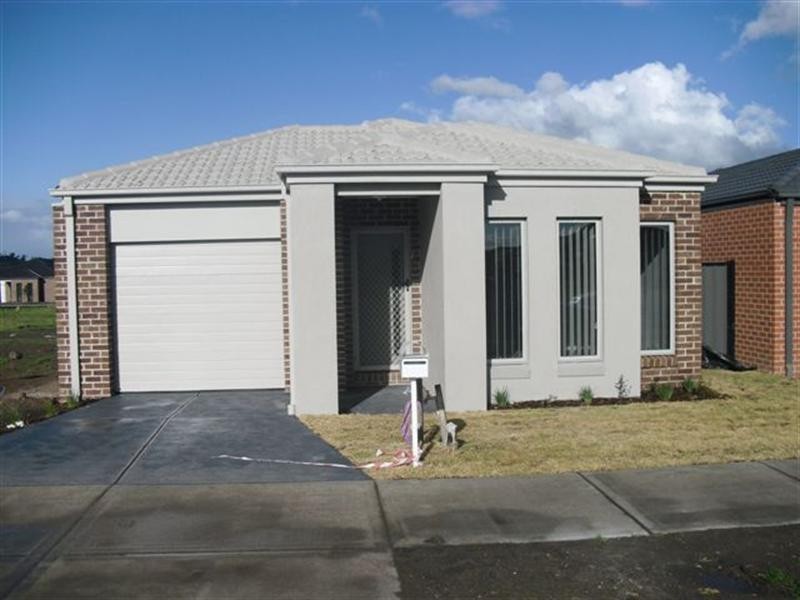 14 Fenland Street, Craigieburn VIC 3064