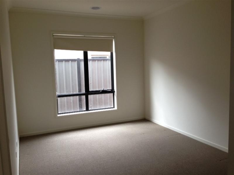 5 Glenbrae Street, Craigieburn VIC 3064