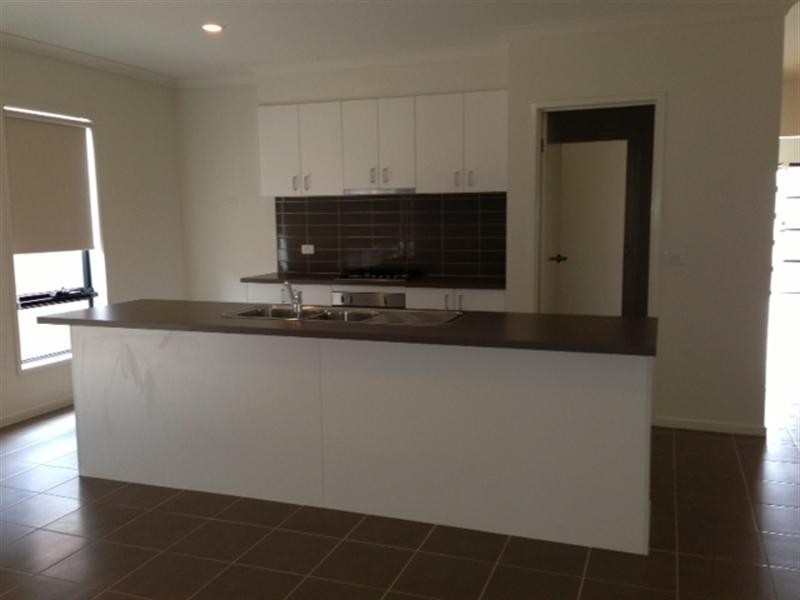 5 Glenbrae Street, Craigieburn VIC 3064