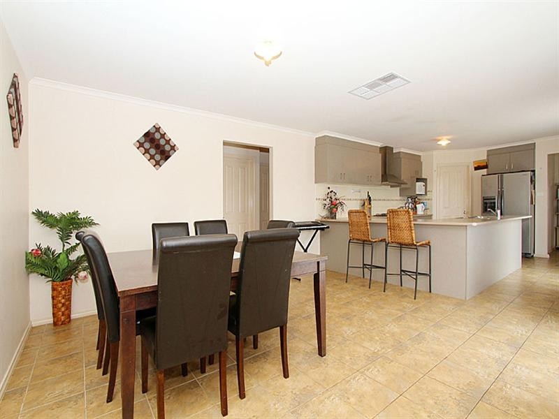 5 Pymble Garden, Craigieburn VIC 3064