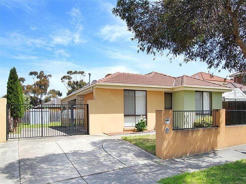 12 Hawker Avenue, Roxburgh Park VIC 3064