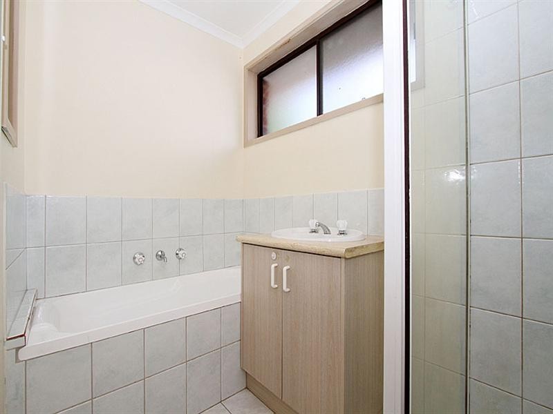 12 Hawker Avenue, Roxburgh Park VIC 3064