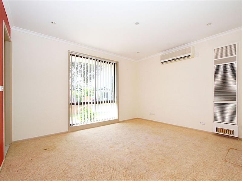 12 Hawker Avenue, Roxburgh Park VIC 3064