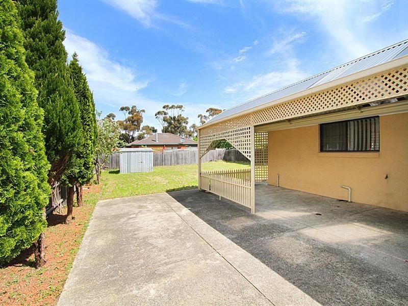 12 Hawker Avenue, Roxburgh Park VIC 3064