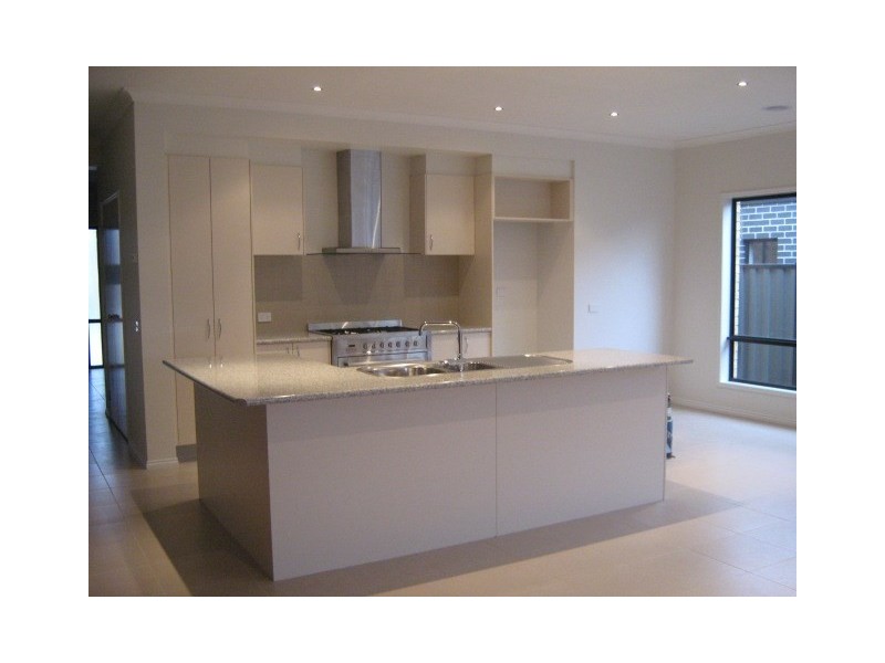 25 Greenham Avenue, Craigieburn VIC 3064