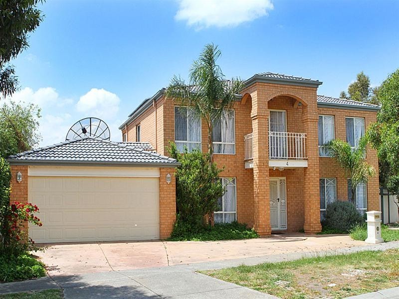 4 Rio Grande Drive, Roxburgh Park VIC 3064