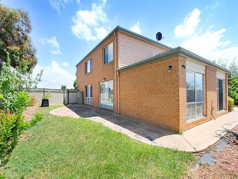 4 Rio Grande Drive, Roxburgh Park VIC 3064