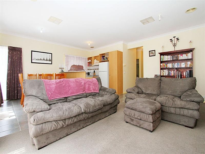 8 Brookedge Court, Craigieburn VIC 3064