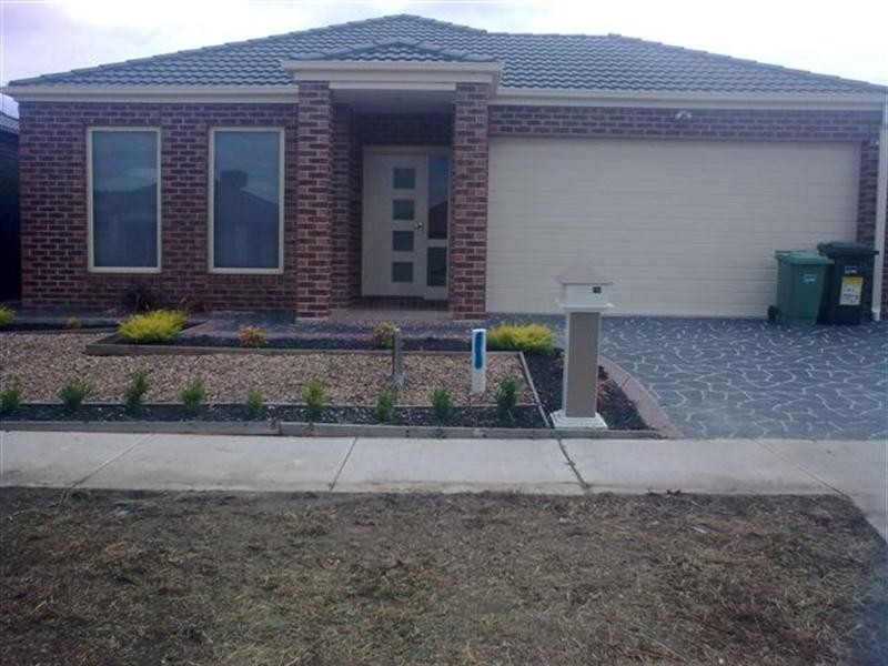 65 Kinglake Crescent, Craigieburn VIC 3064