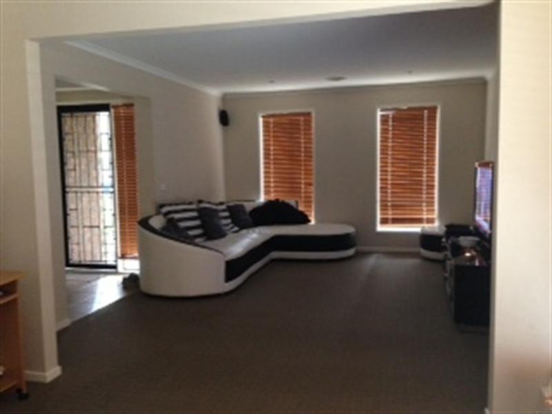 16 Mosman Way, Craigieburn VIC 3064