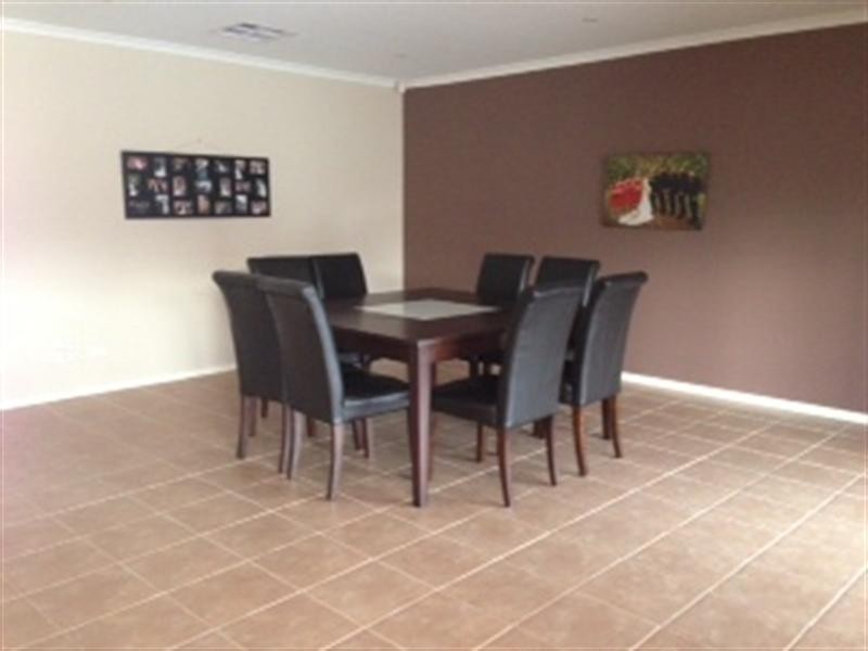 16 Mosman Way, Craigieburn VIC 3064