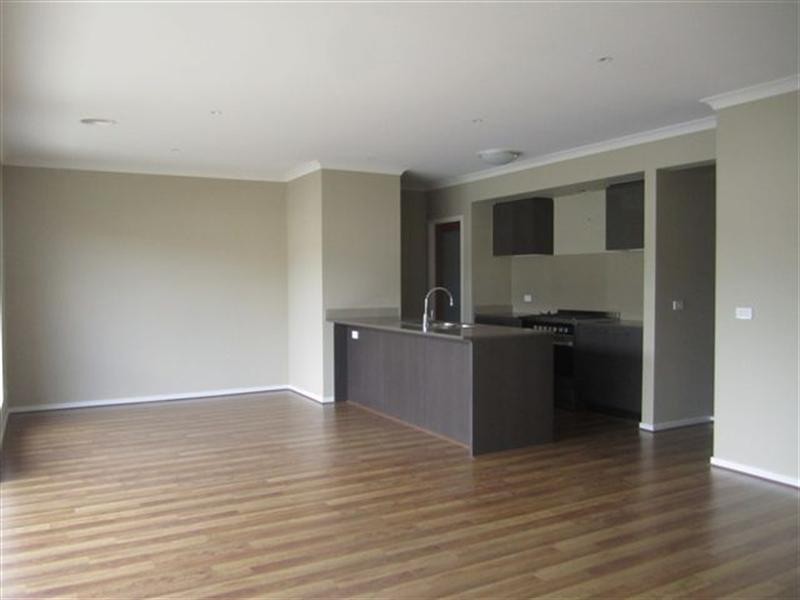 49 Moor Park Drive, Craigieburn VIC 3064