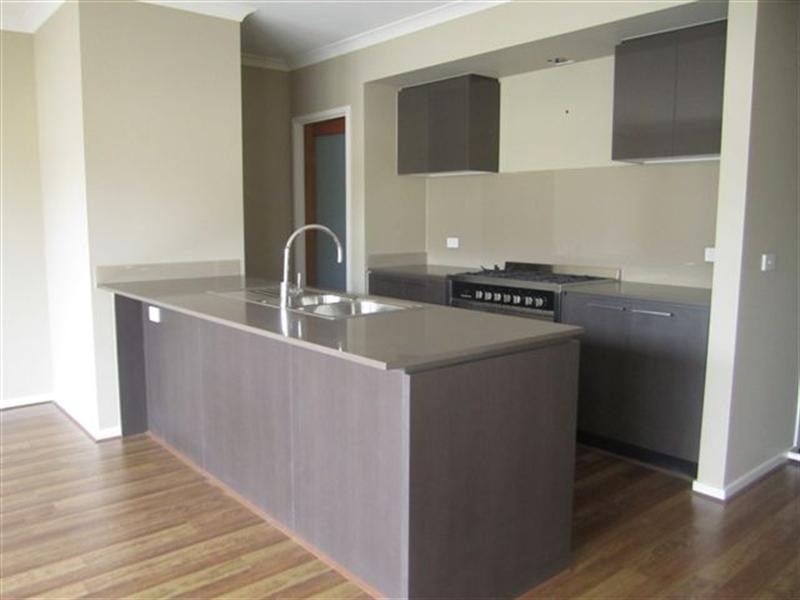 49 Moor Park Drive, Craigieburn VIC 3064