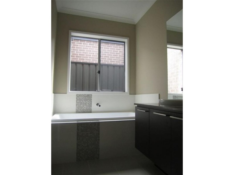 49 Moor Park Drive, Craigieburn VIC 3064