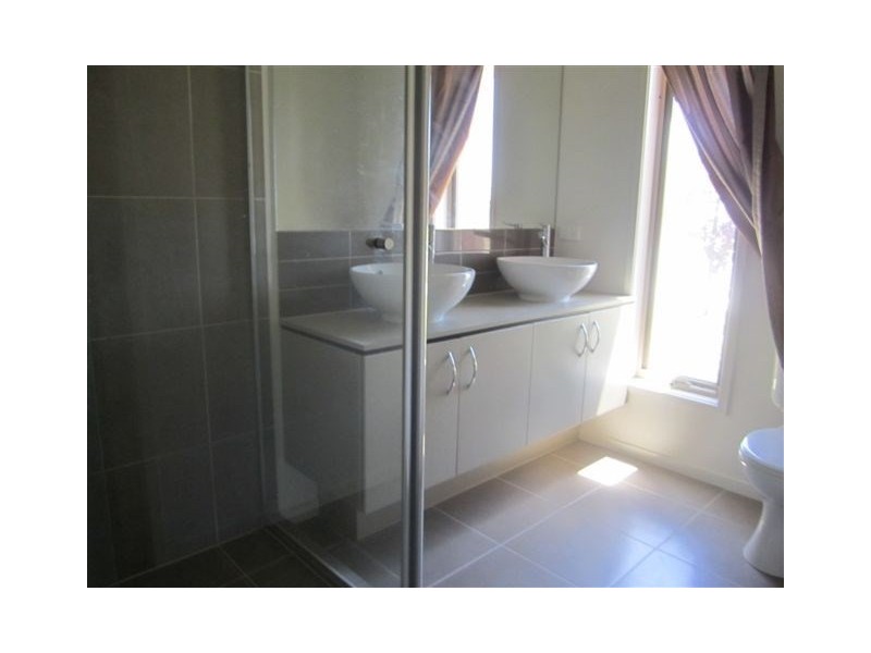 16 Eminence Way, Craigieburn VIC 3064