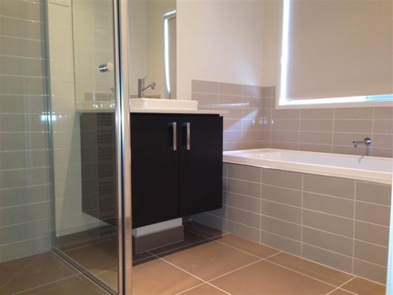 5 Glenbrae Street, Craigieburn VIC 3064