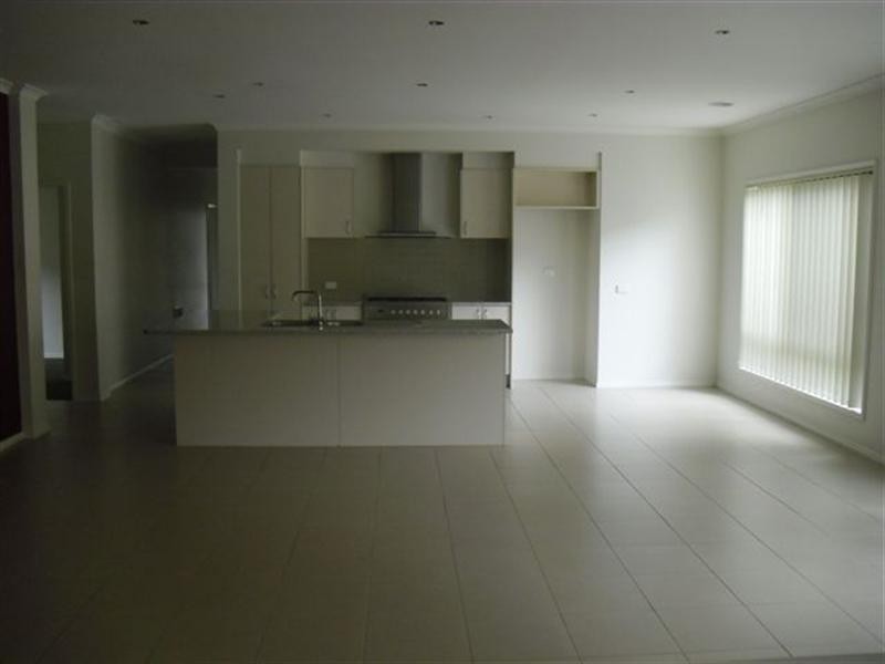 25 Greenham Avenue, Craigieburn VIC 3064