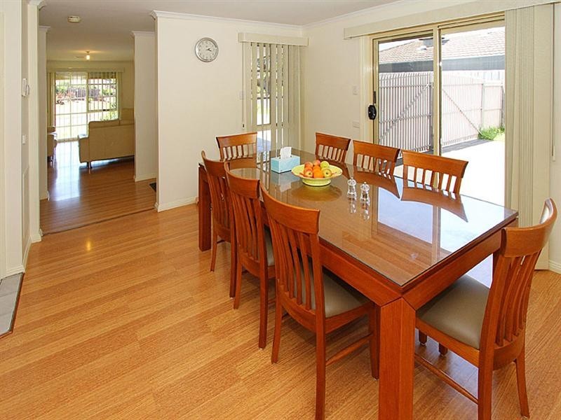 5 Rokeby Crescent, Craigieburn VIC 3064