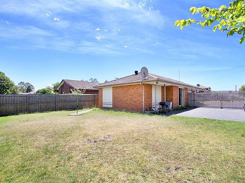 5 Rokeby Crescent, Craigieburn VIC 3064