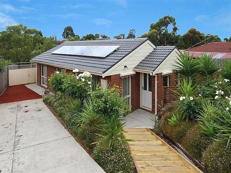 32 Axminster Drive, Craigieburn VIC 3064