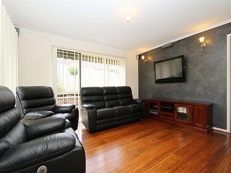 32 Axminster Drive, Craigieburn VIC 3064