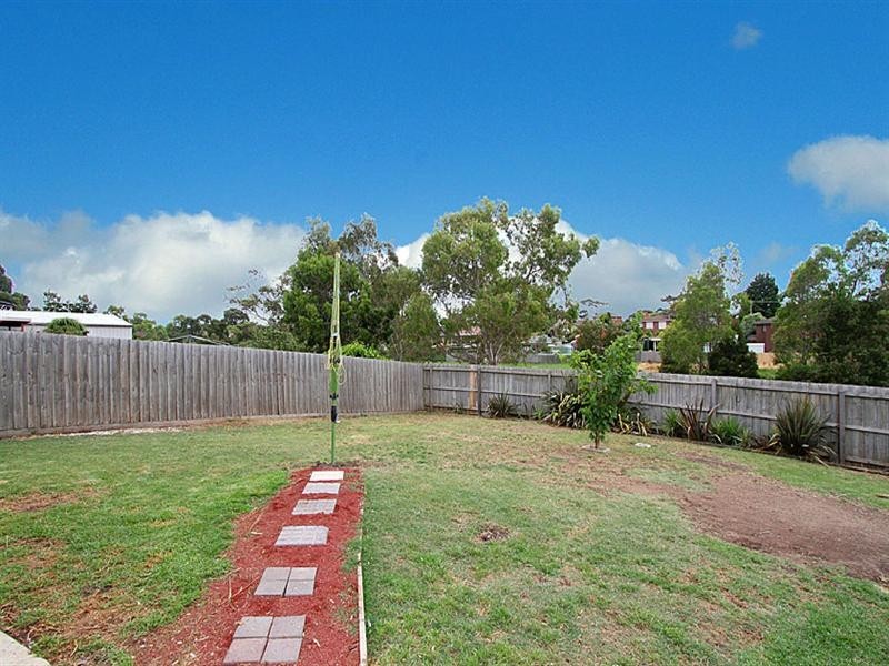 32 Axminster Drive, Craigieburn VIC 3064